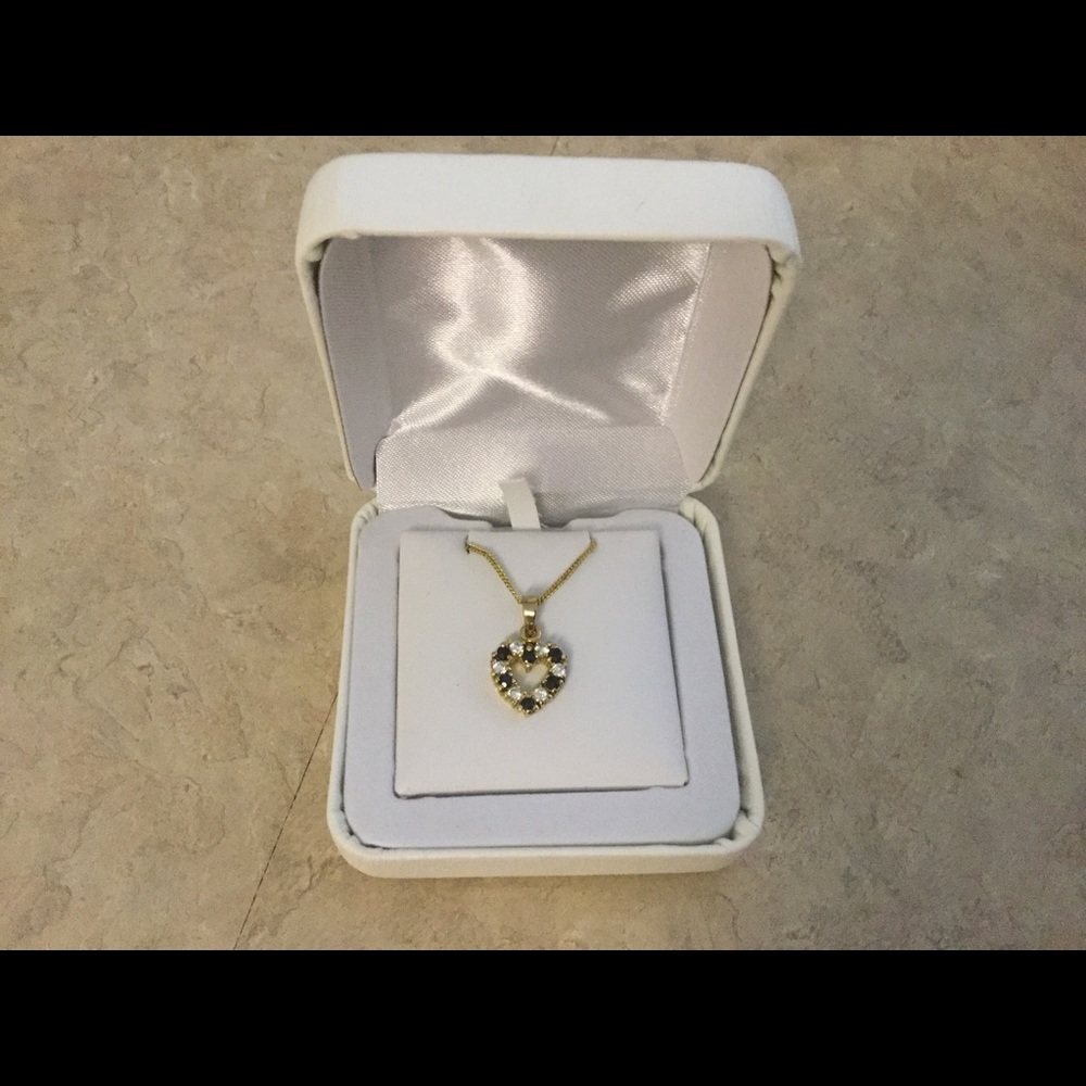 18” necklace w/ heart black and clear rhinestones